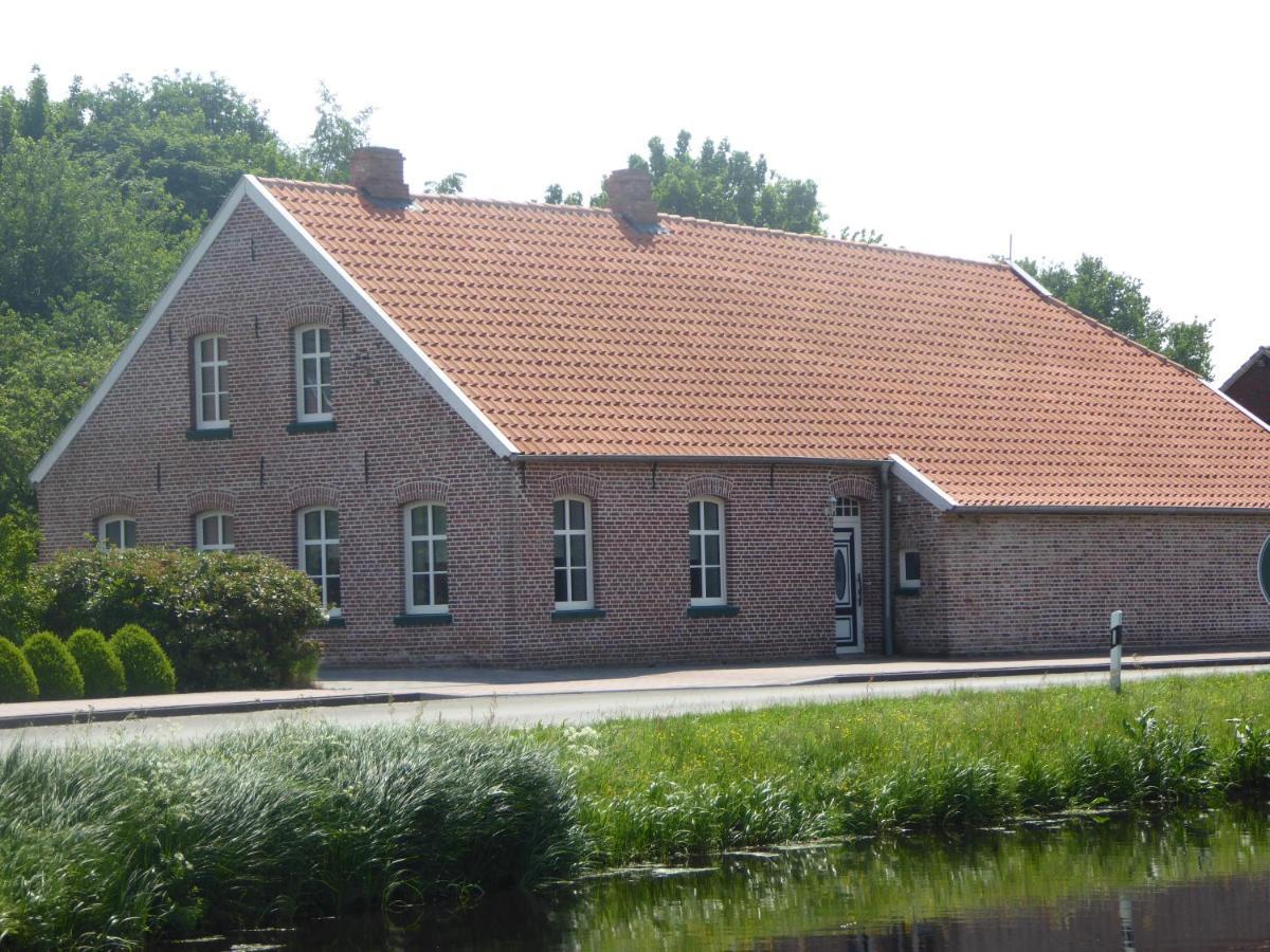 Ferienwohnung Gulf Im Gulfhof Am Kanal Grossefehn Extérieur photo
